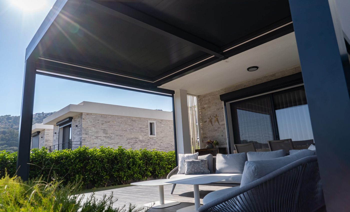 Pergola,Awning,In,The,Sunshine,Photo